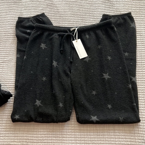 Mod Goddess Sweatsuit - Picture 3 of 6